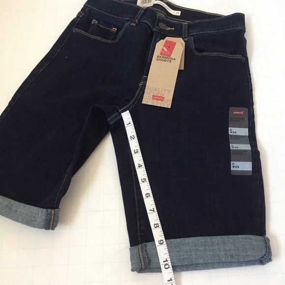 Levi's Mid Rise Denim Bermuda Jean Shorts  0/W25 - Picture 12 of 16
